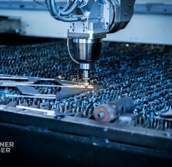 Laser Cutting Besi VS Stainless