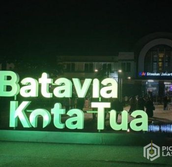 Neon Box vs Huruf Timbul