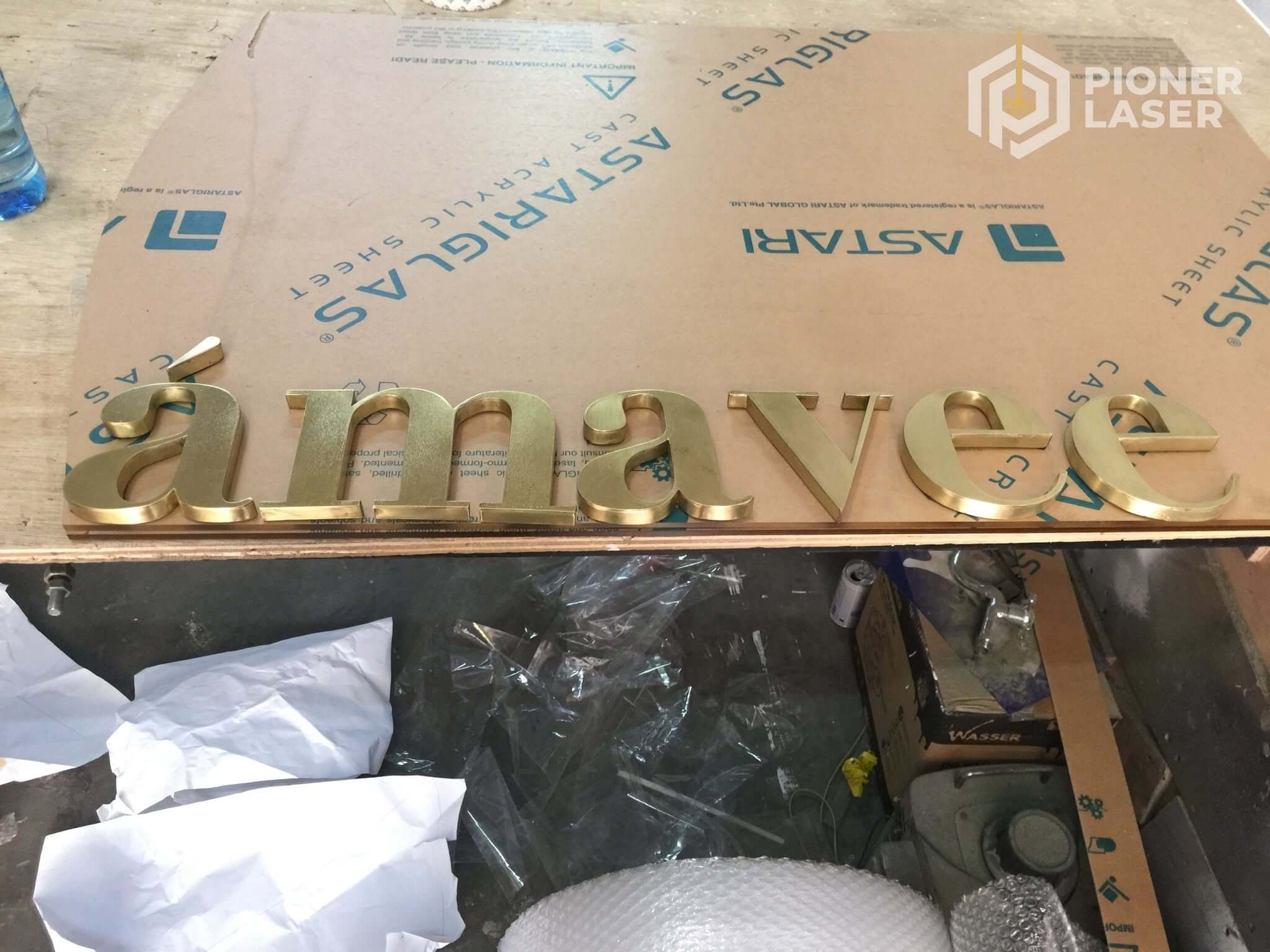 Huruf Timbul Stainless vs Galvanis